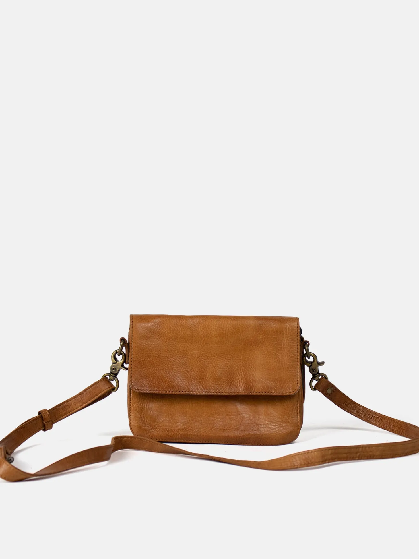 acile_urban__walnut_5.webp Acile Urban - Walnut
