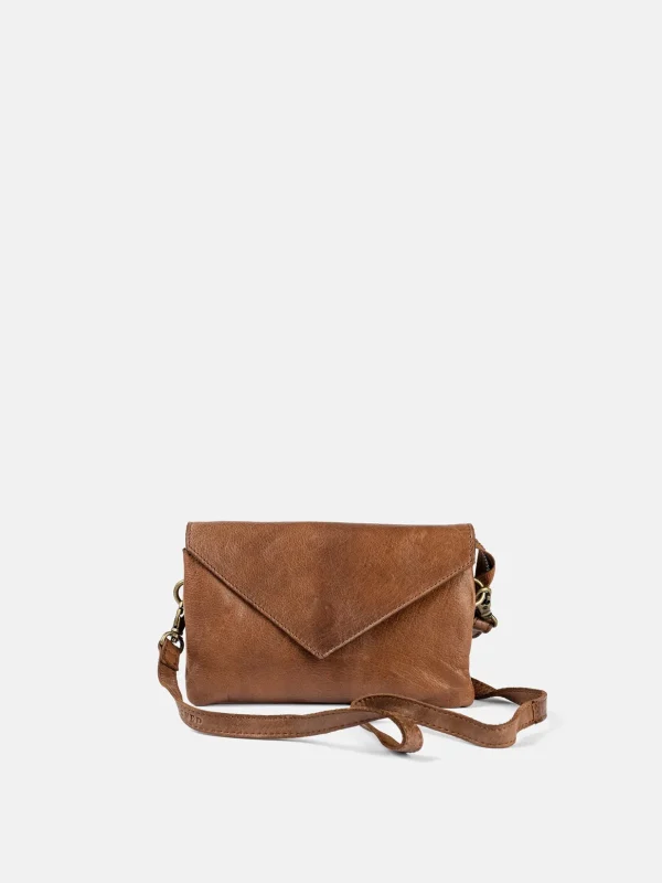Claire Urban - Walnut