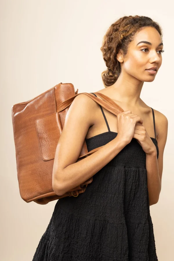 Evia Urban - Walnut