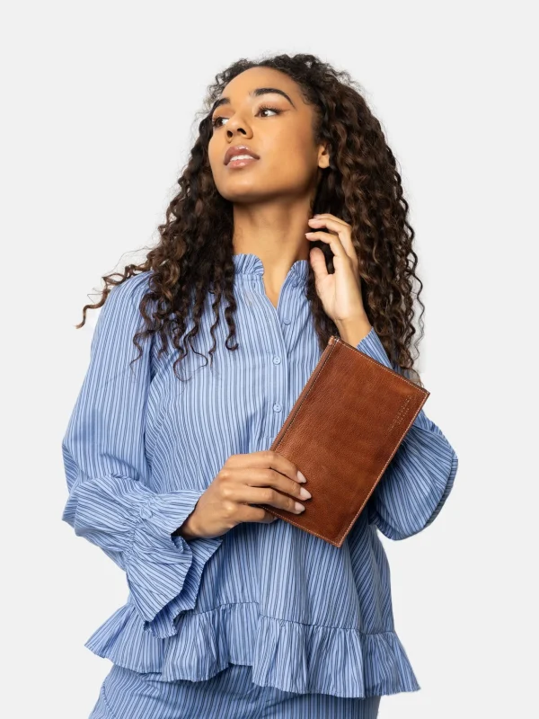 Faria - Walnut/Gold