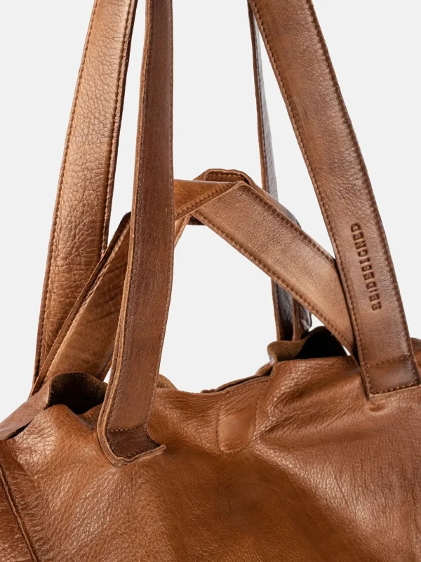 Fie Urban - Walnut