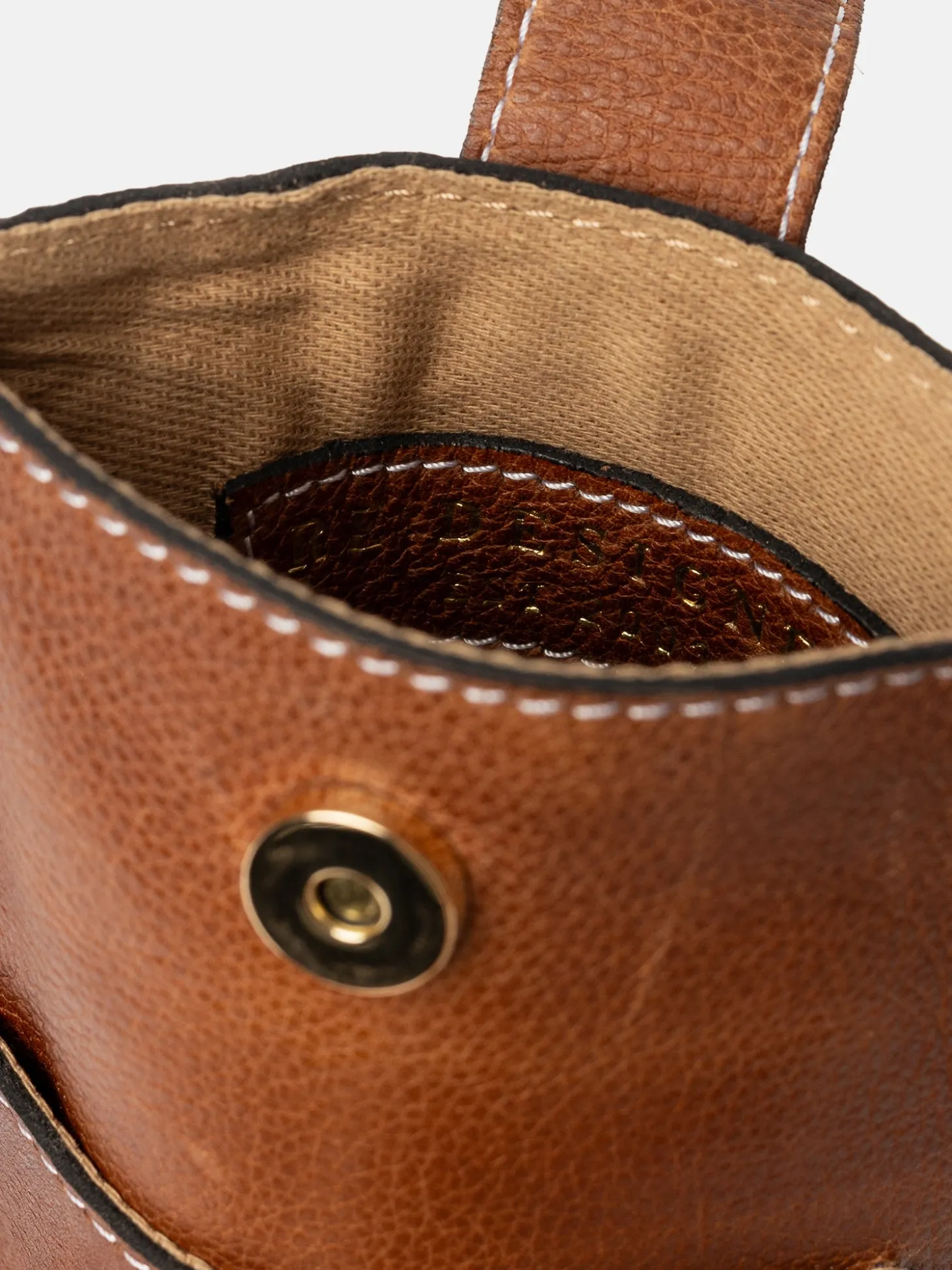 freja__walnut_7.webp Freja - Walnut