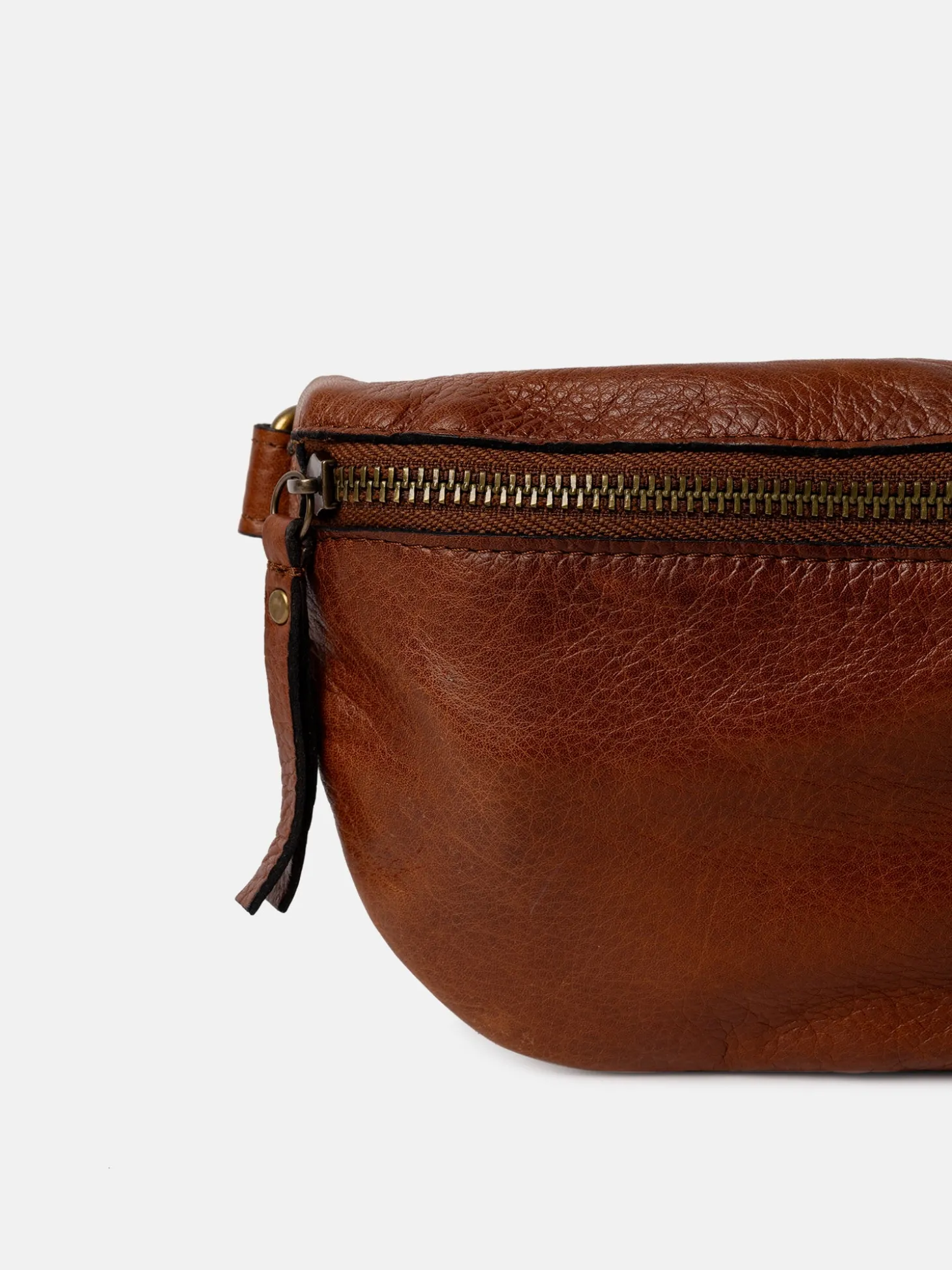 gisela__walnutbrass_4.webp Gisela - Walnut/Brass