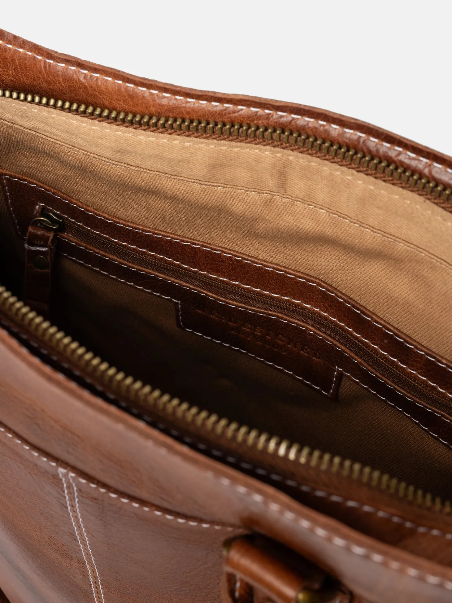halma__walnut_5.webp Halma - Walnut