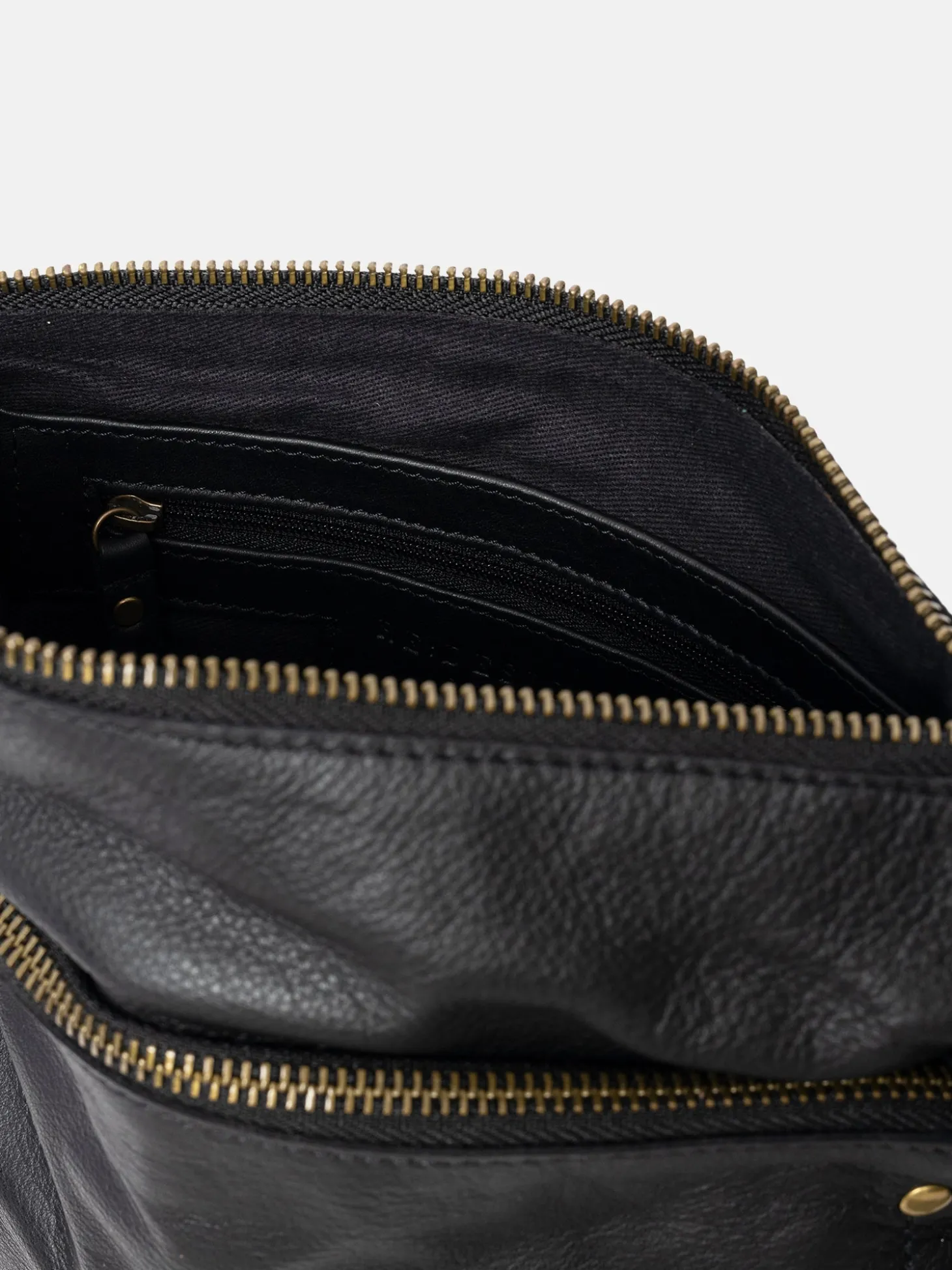 jara_big__black_5.webp Jara Big - Black