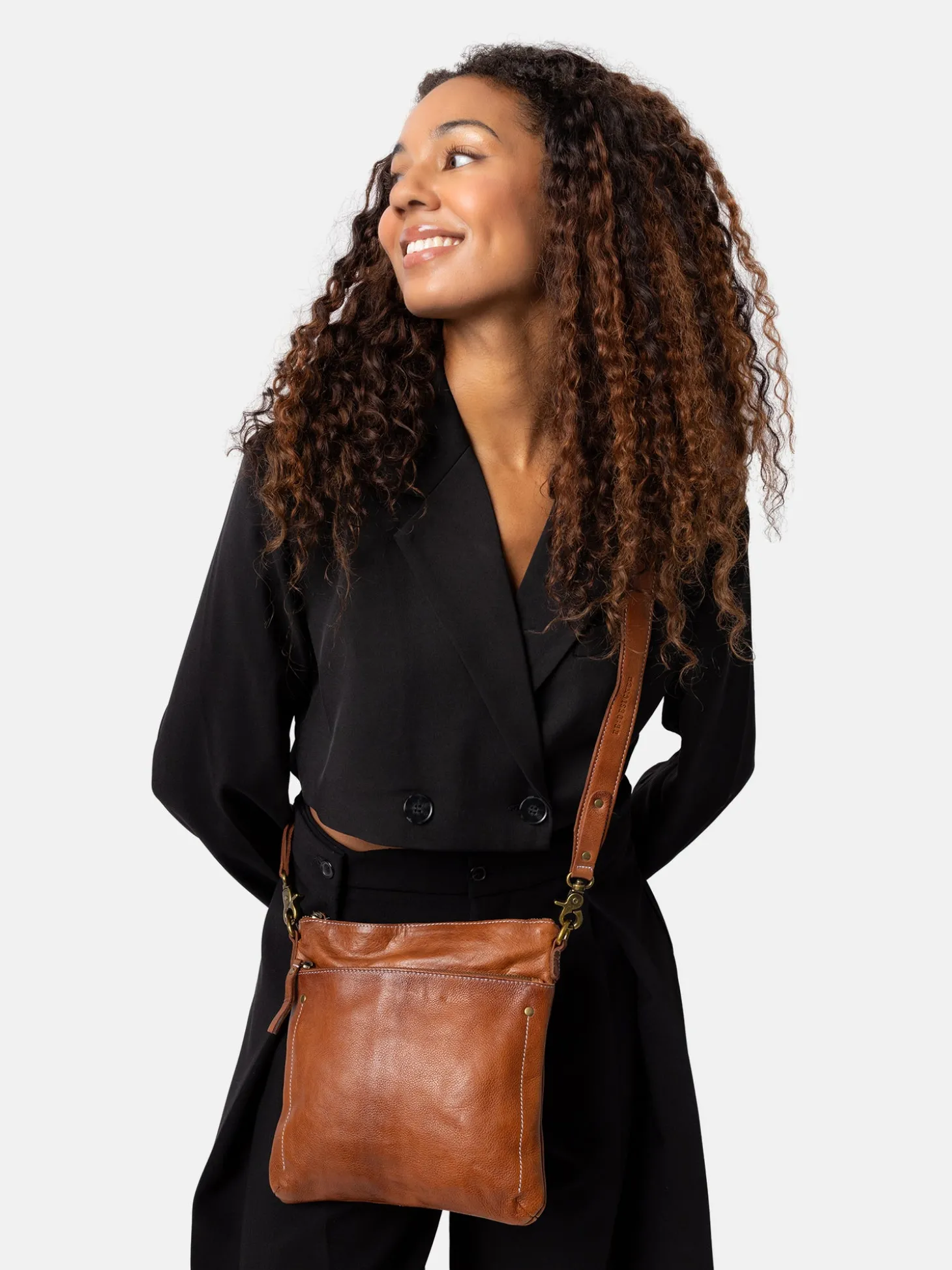 jara_big__walnut_2.webp Jara Big - Walnut