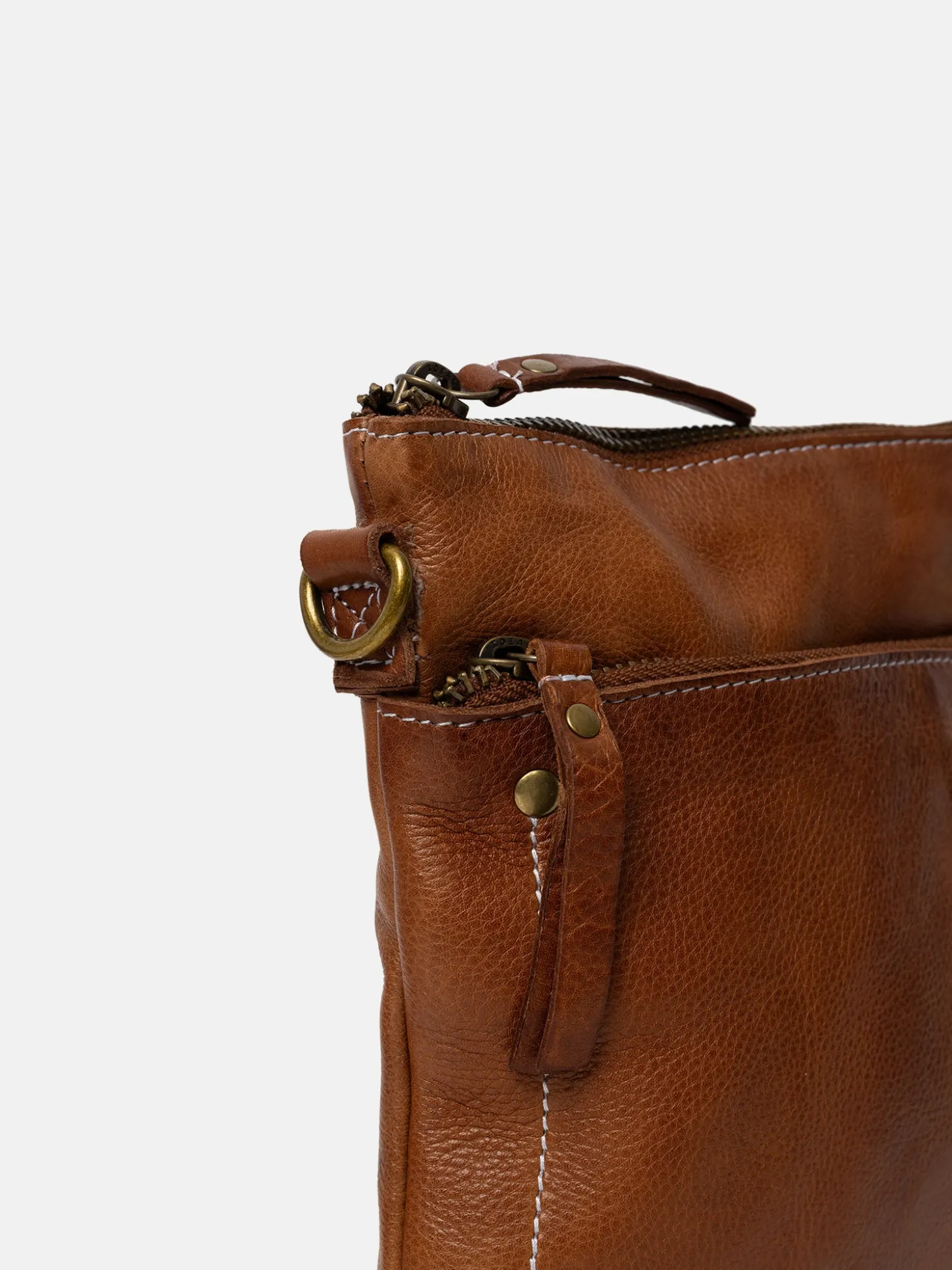 jara_small__walnut_4.webp Jara Small - Walnut