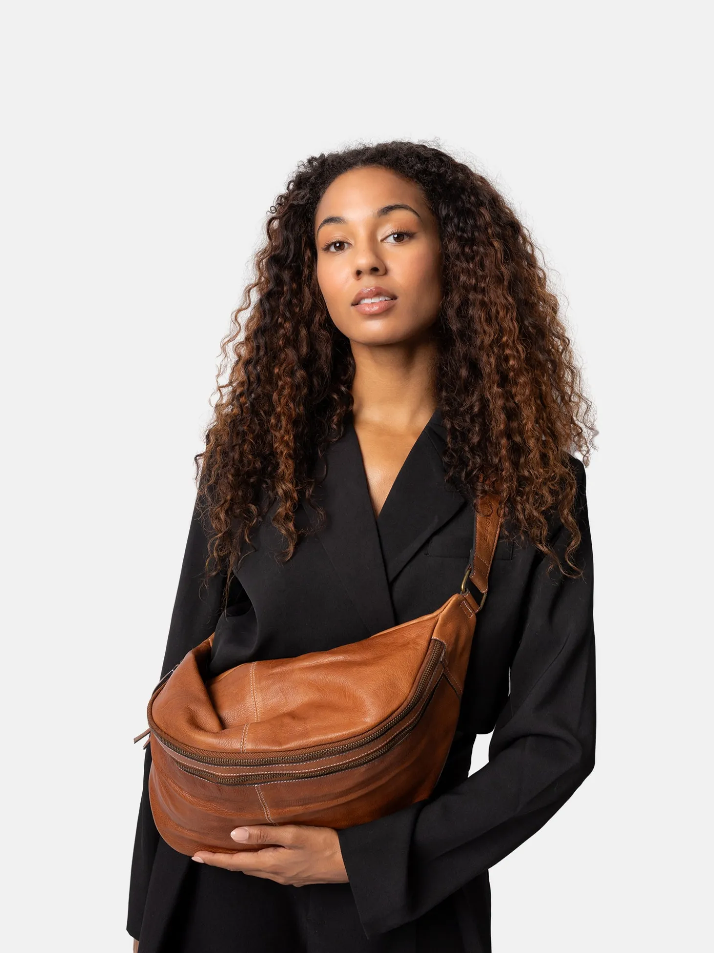 jina__walnut_3.webp Jina - Walnut