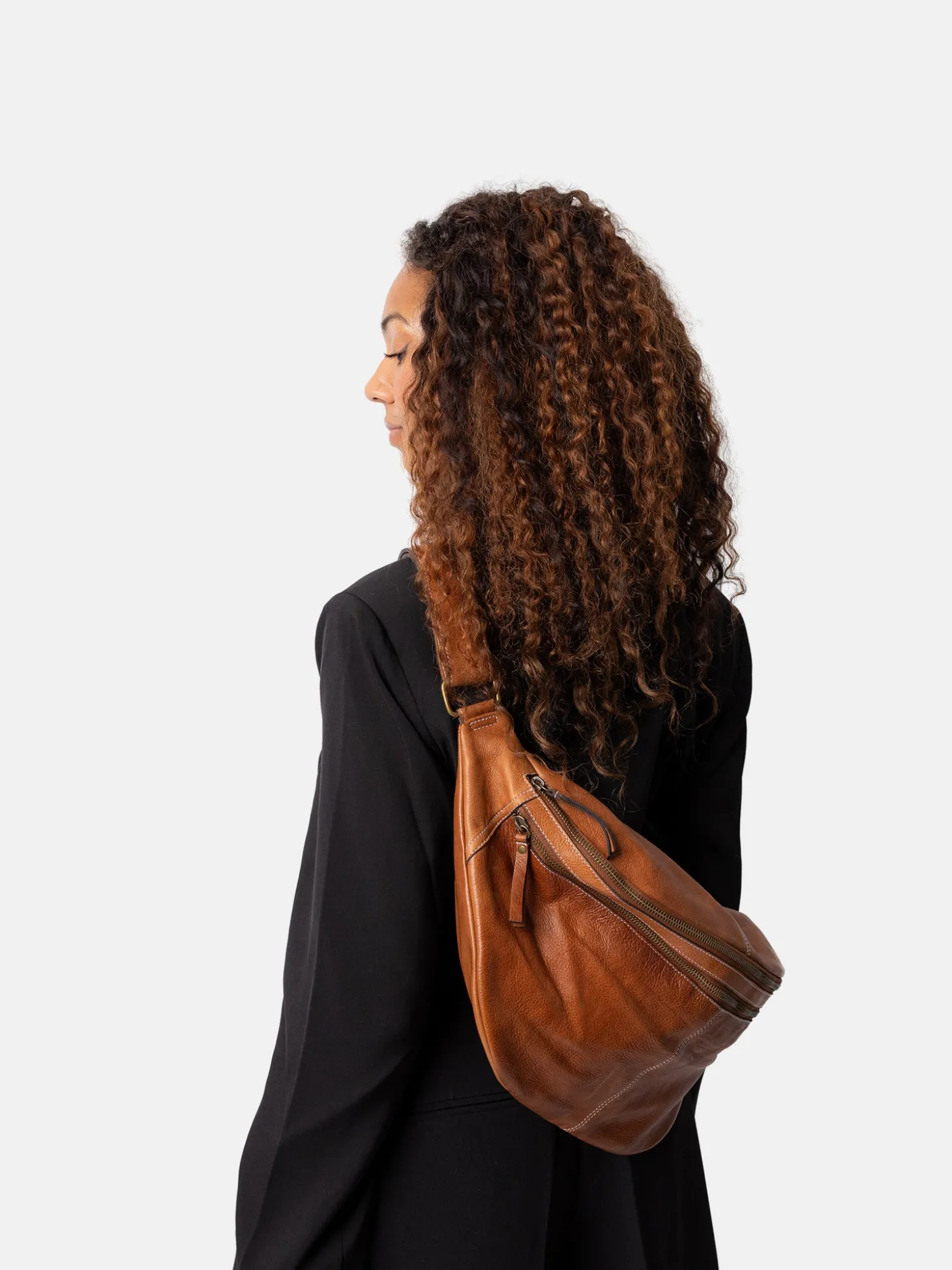 jina__walnut_4.webp Jina - Walnut