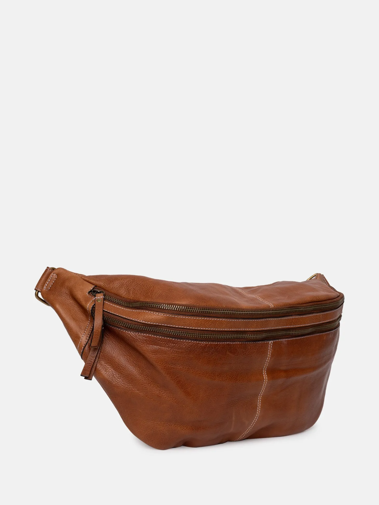 jina__walnut_5.webp Jina - Walnut