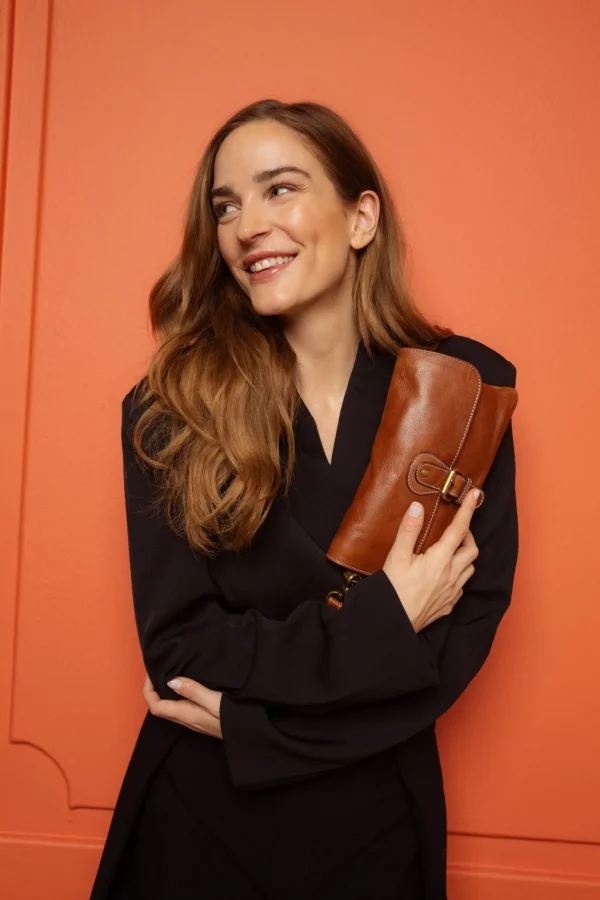 Jodi Clutch - Walnut