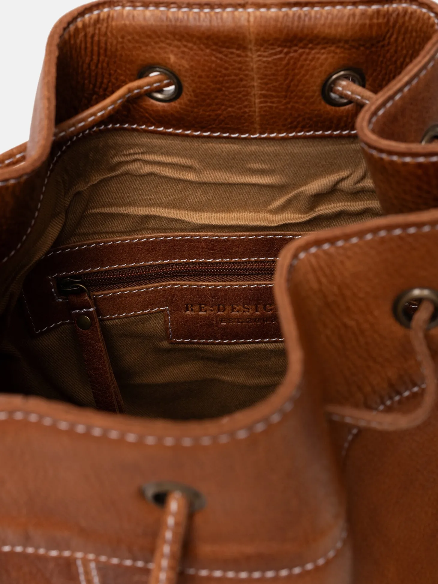 jude__walnut_6.webp Jude - Walnut