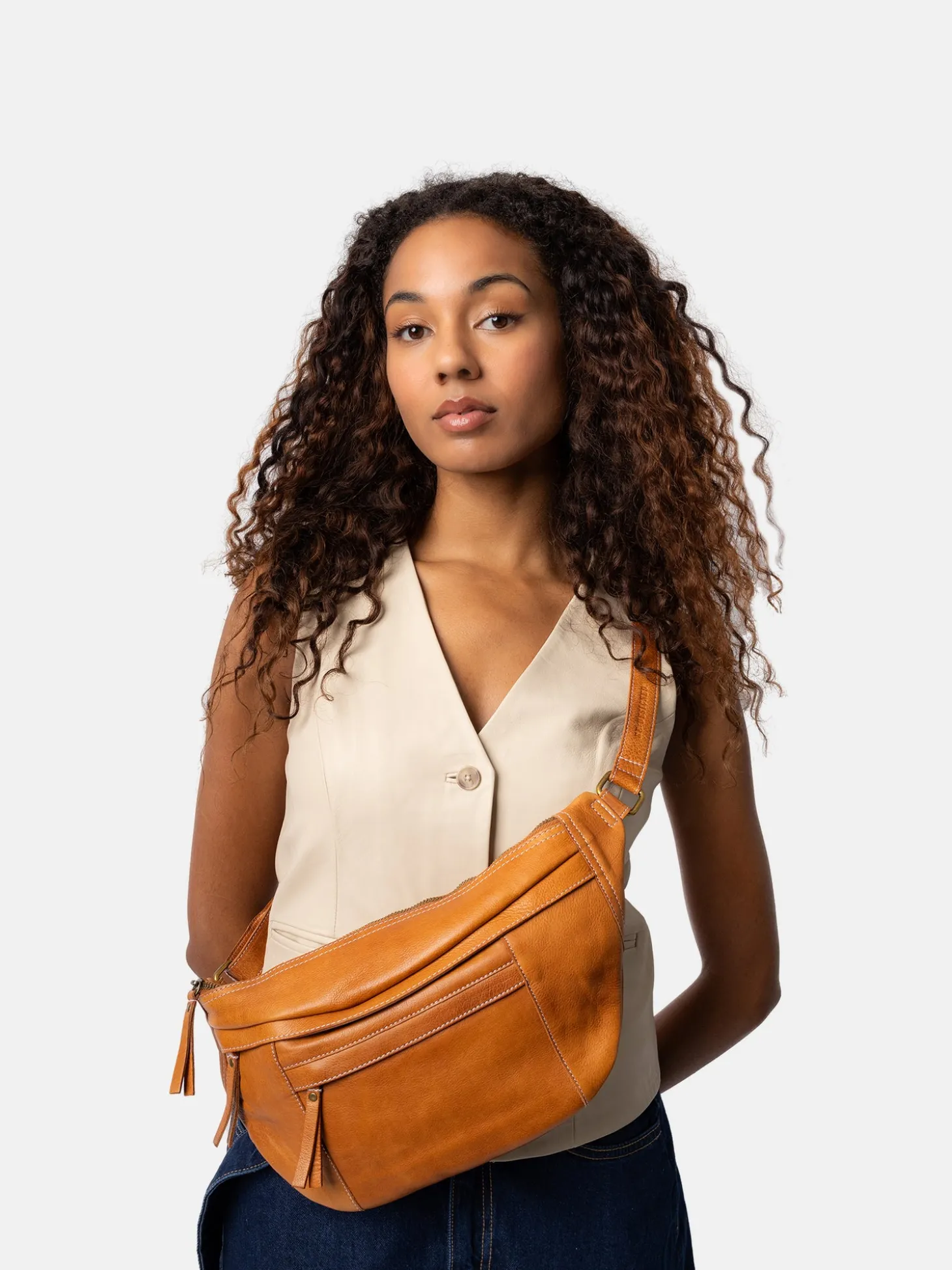 june_bumbag__burned_tan_2.webp June Bumbag - Burned Tan