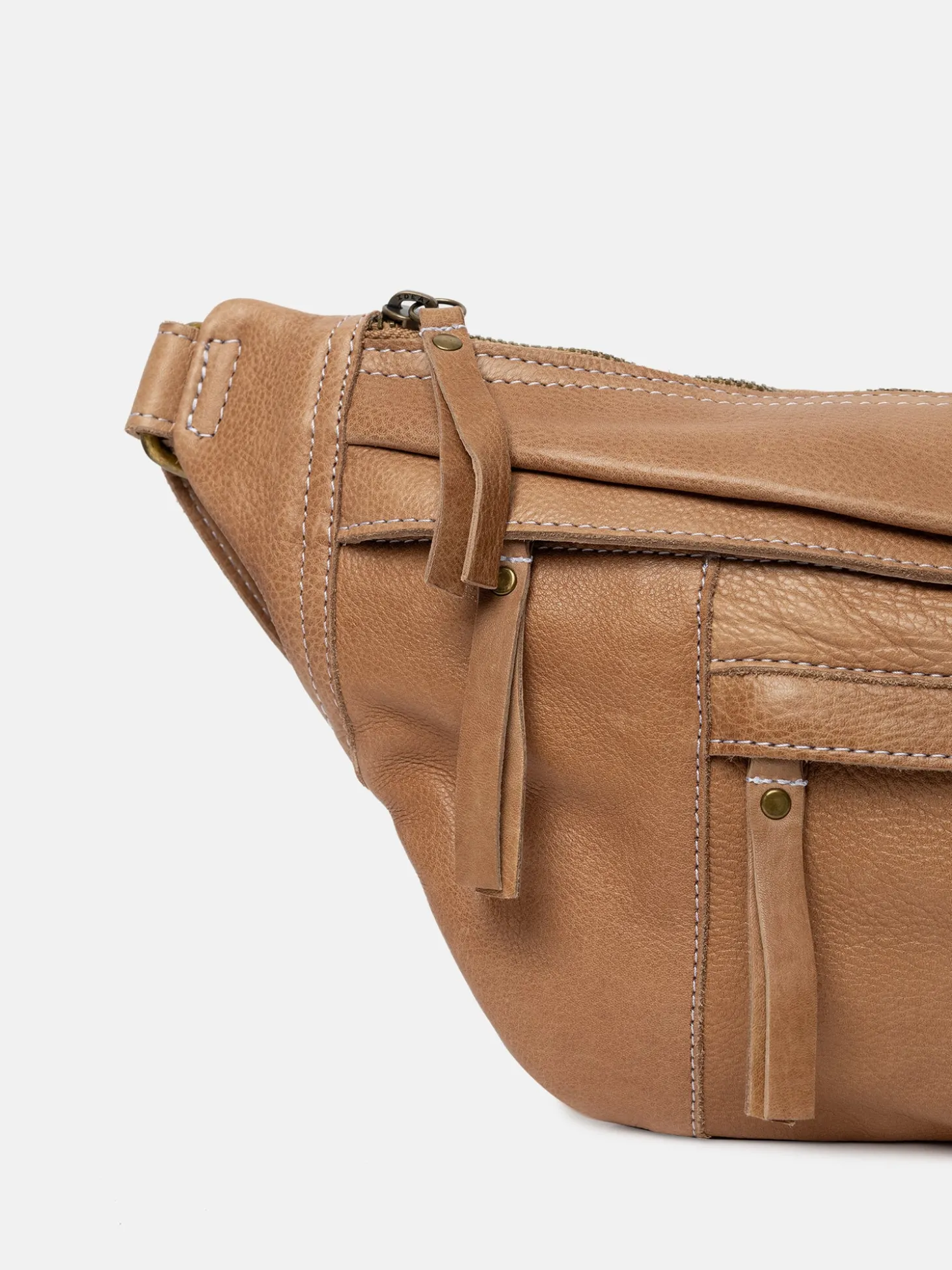 june_bumbag__taupe_3.webp June Bumbag - Taupe
