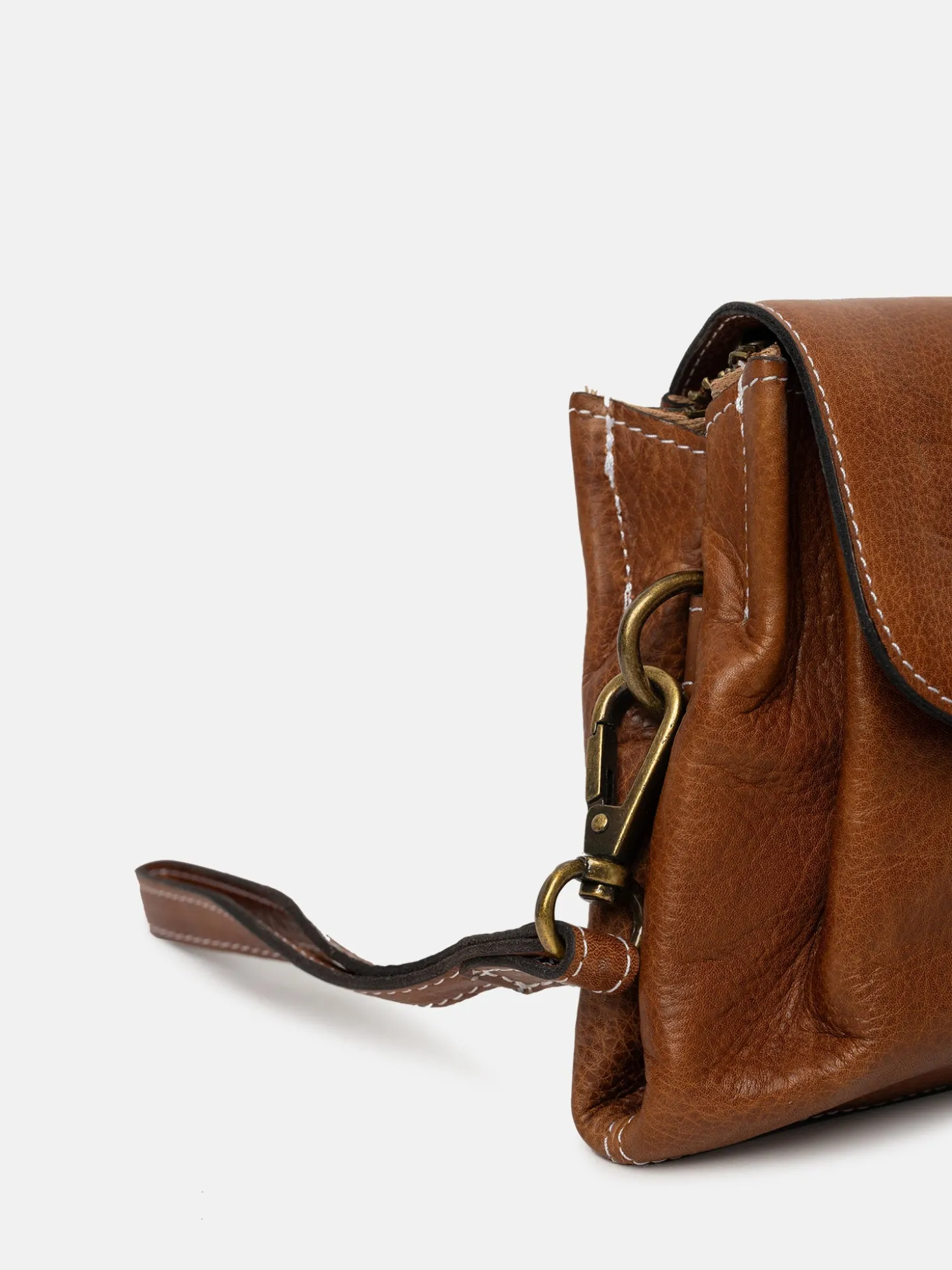 liri_small__walnut_4.webp Liri Small - Walnut