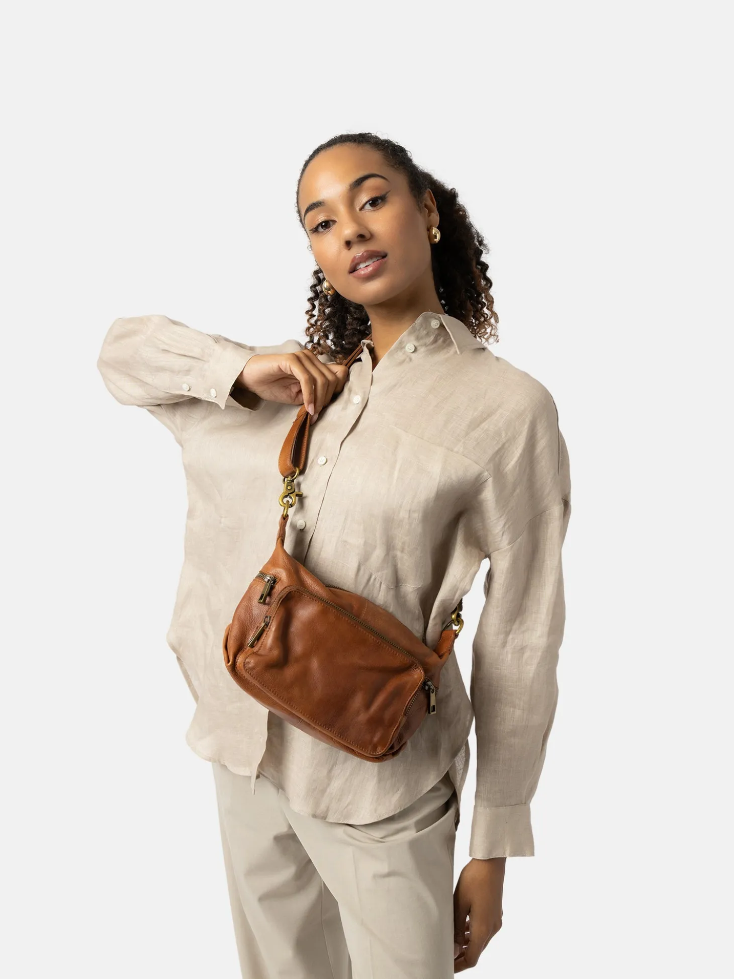 lula_small__walnut_1.webp Lula Small - Walnut