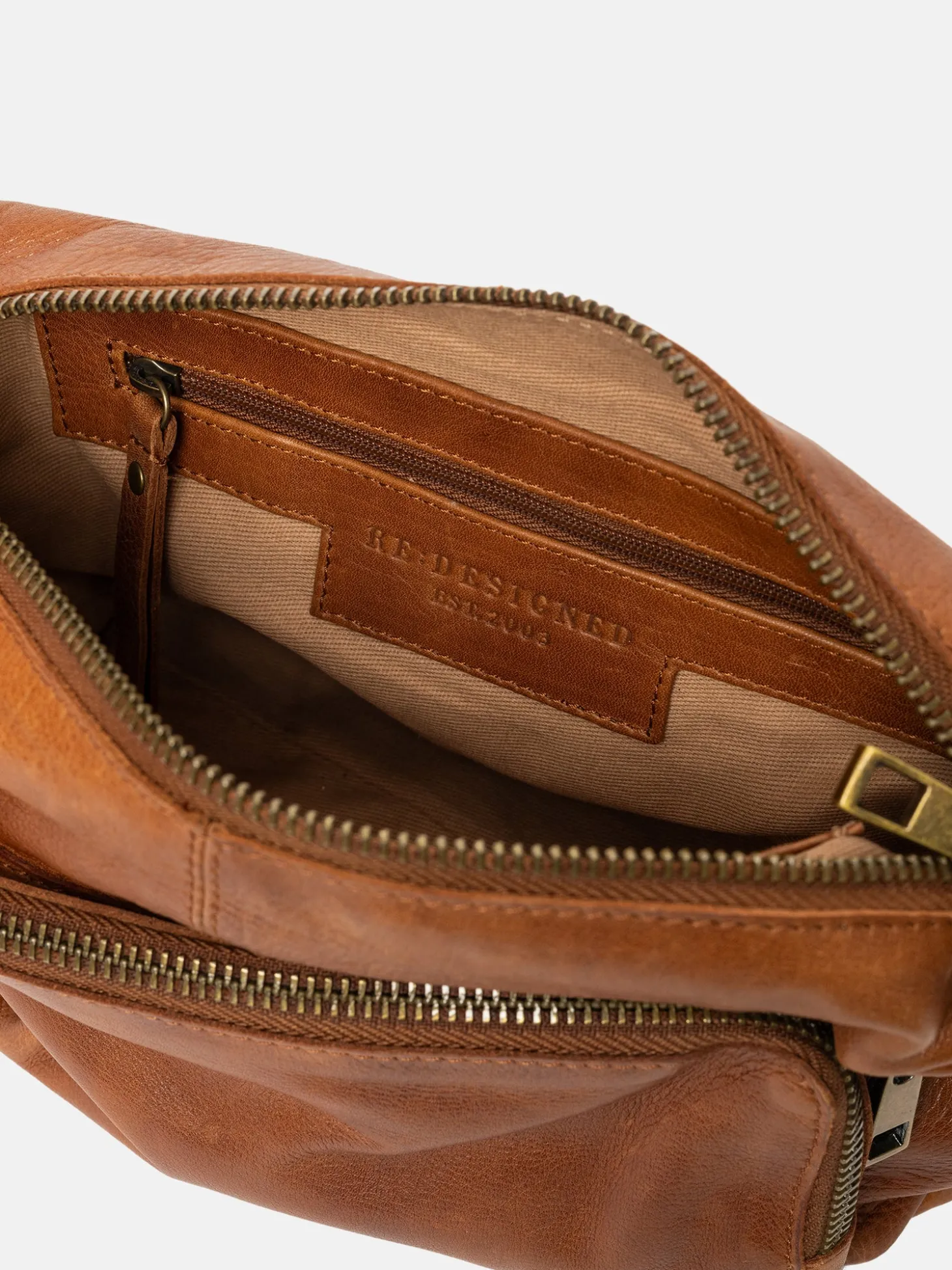 lula_small__walnut_4.webp Lula Small - Walnut