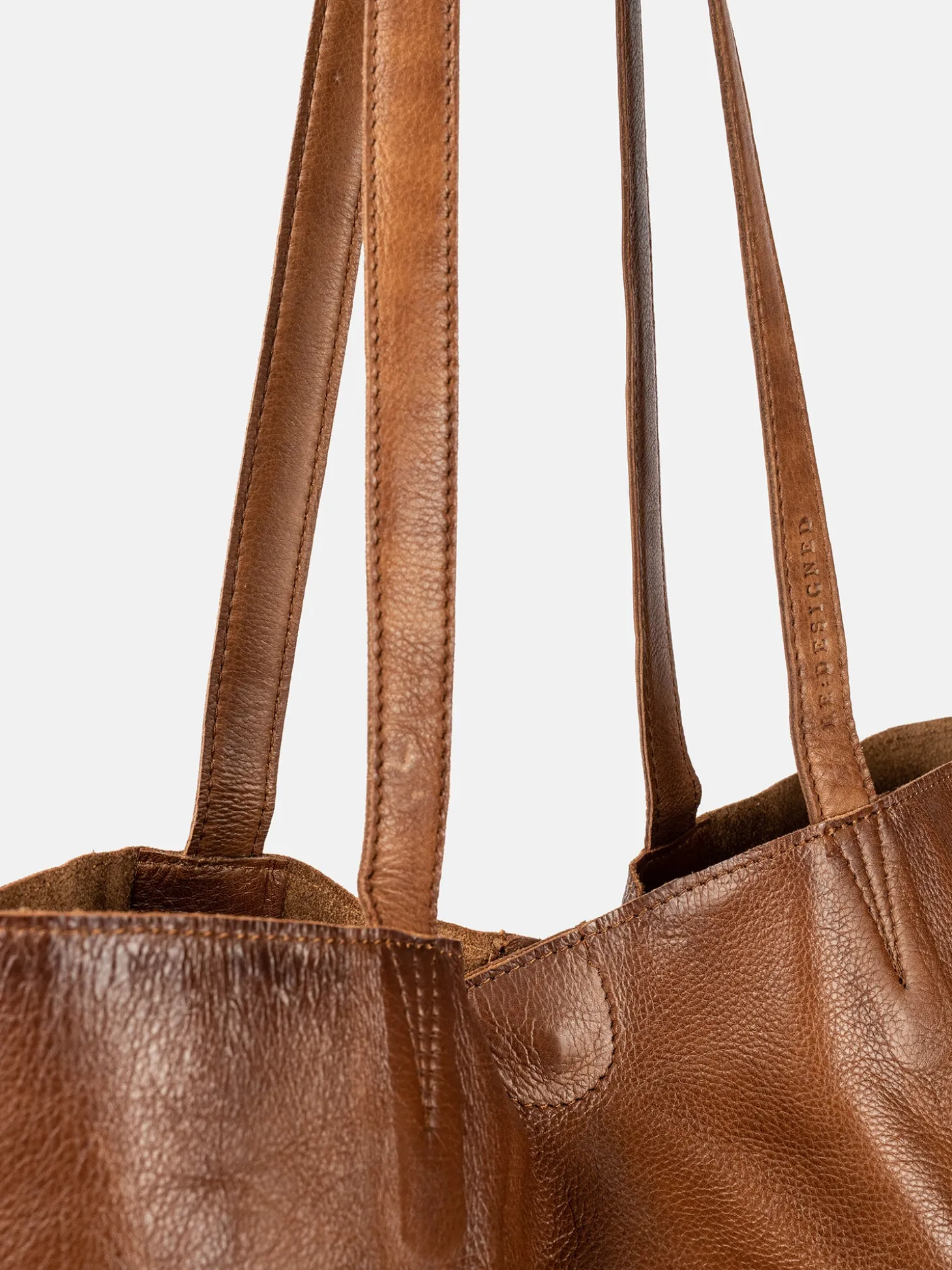 marlo_urban__walnut_3.webp Marlo Urban - Walnut