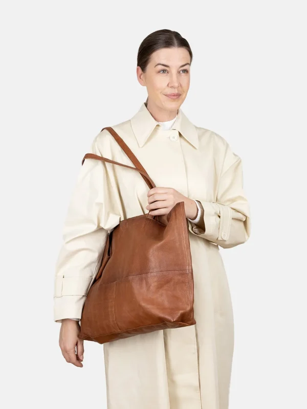 Marlo Urban - Walnut