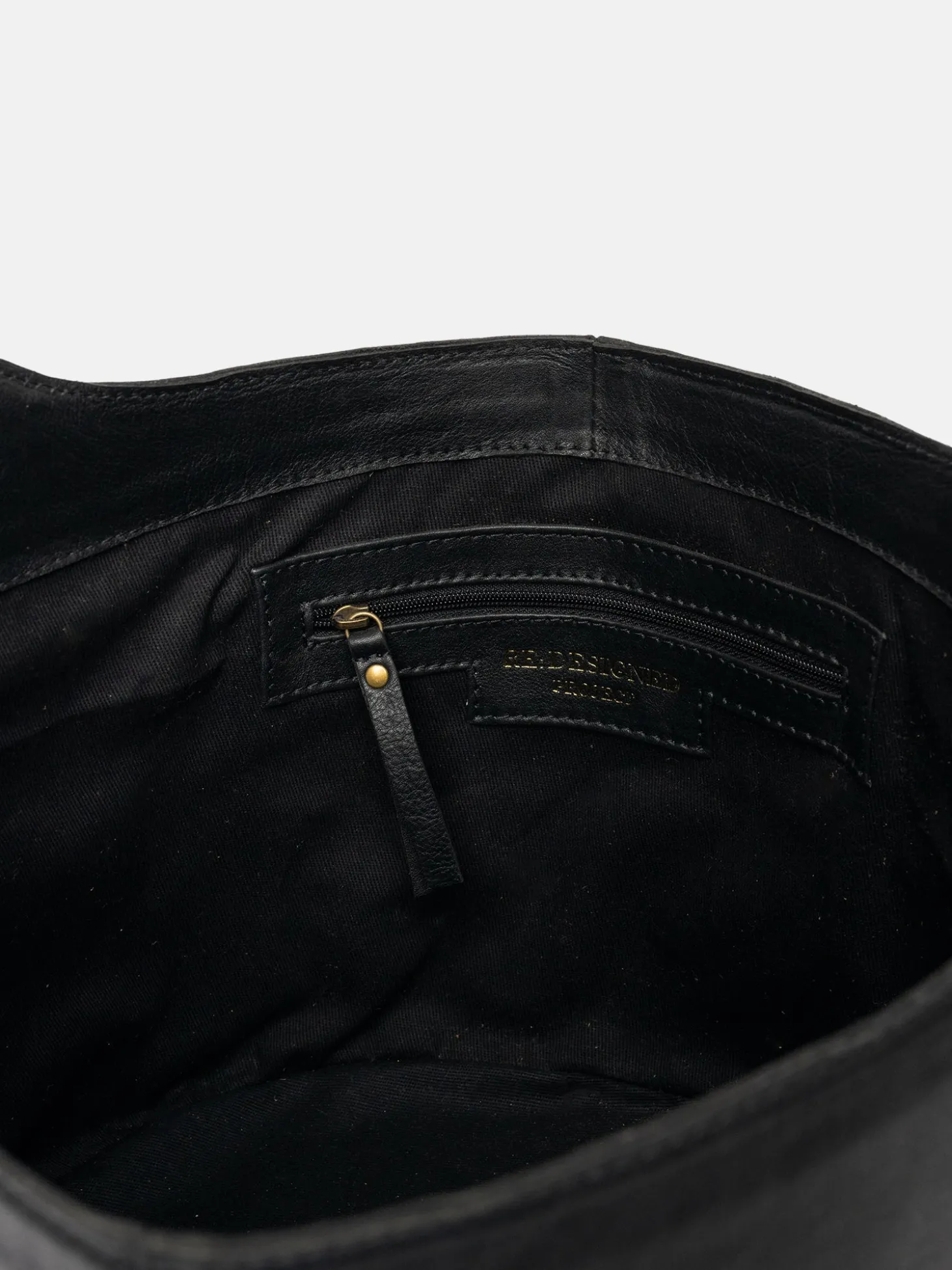 project___black_4-3.webp Project 26 - Black