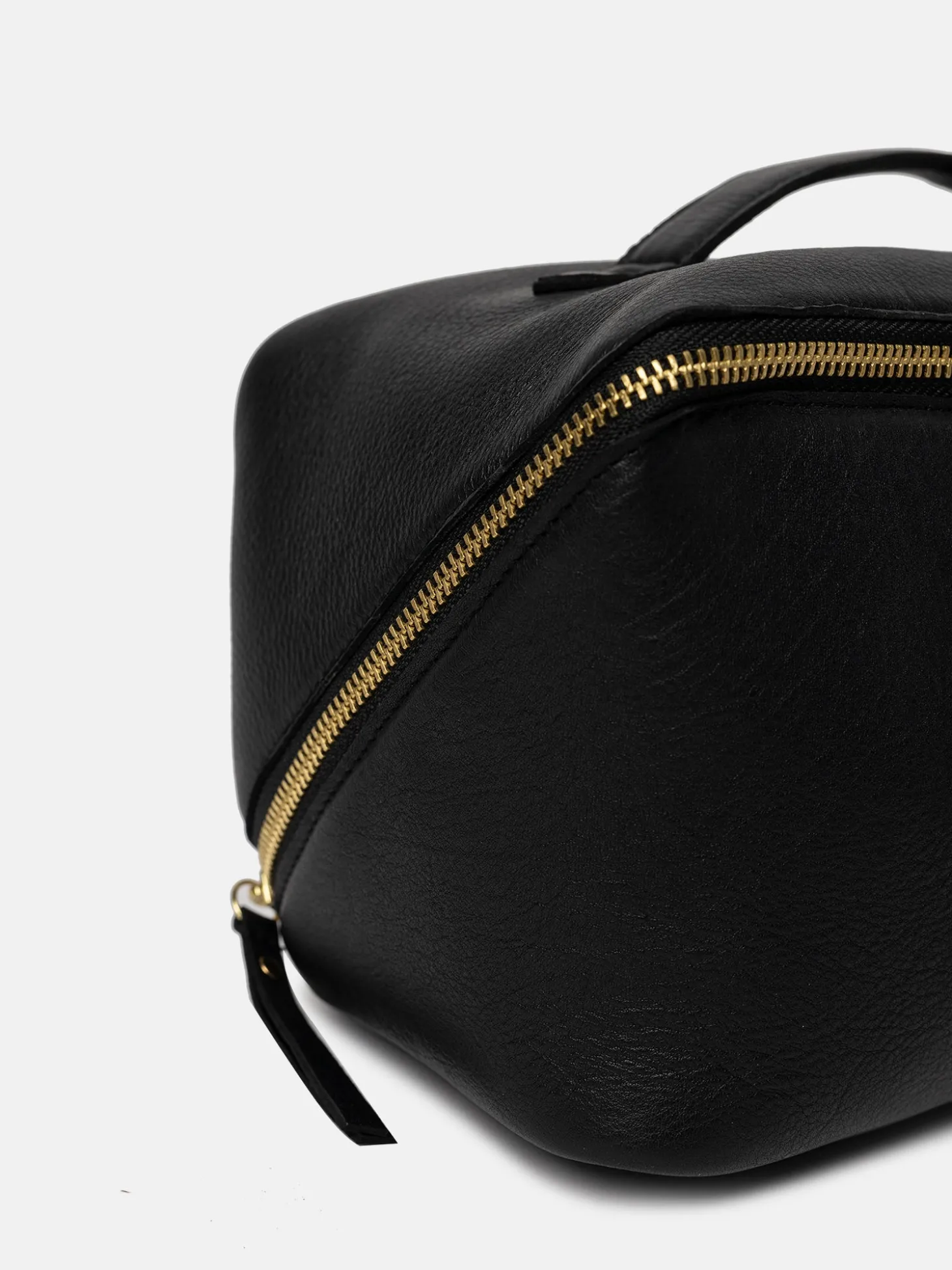 project___blackgold_4-10.webp Project 9 - Black/Gold