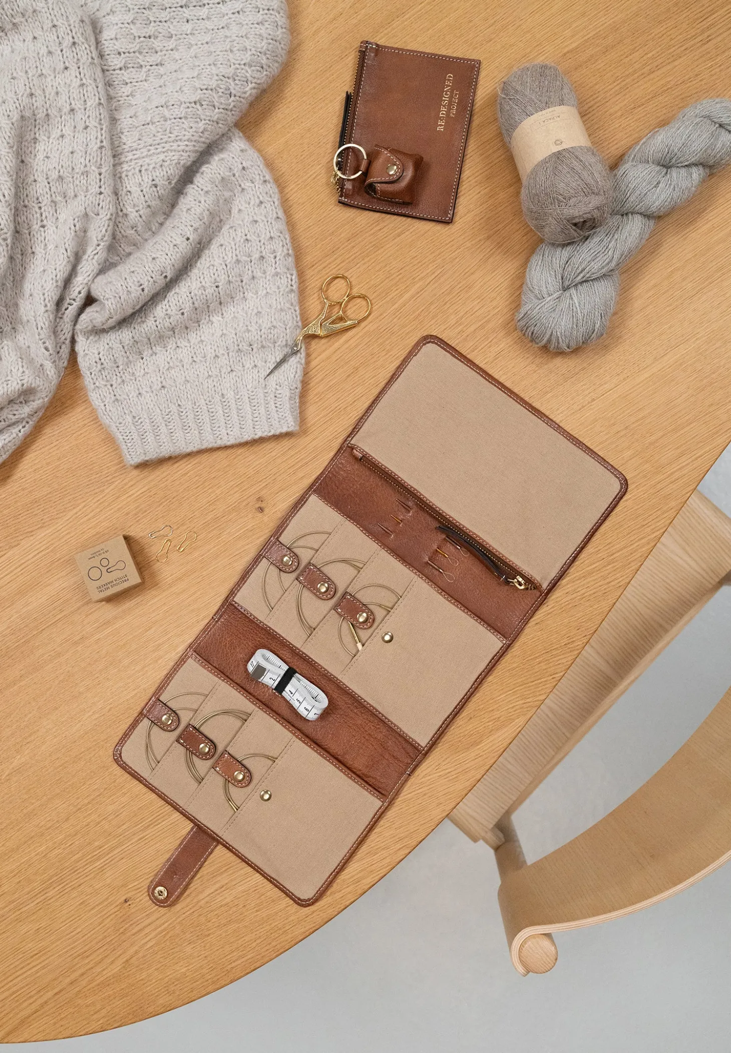 project___walnutgold_1-7.webp Project 7 - Walnut/Gold