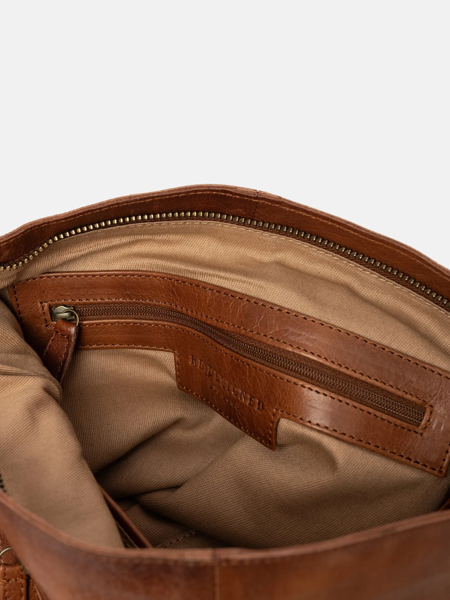 storslet_urban__walnut_5.webp Storslet Urban - Walnut