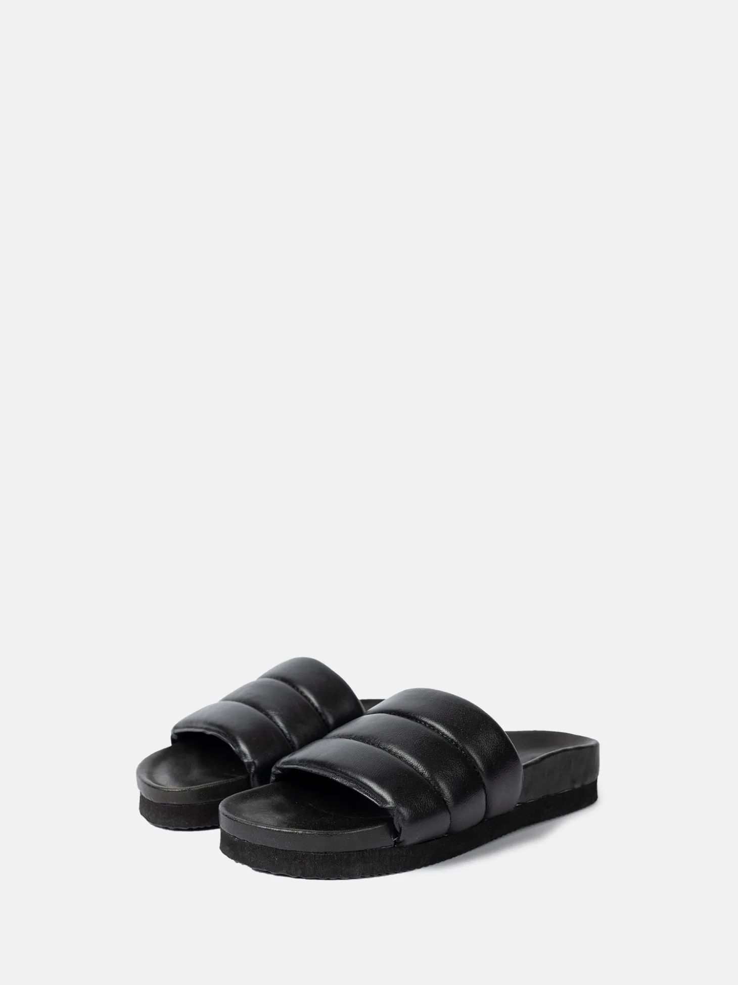 tuka__black_2.webp Tuka - Black