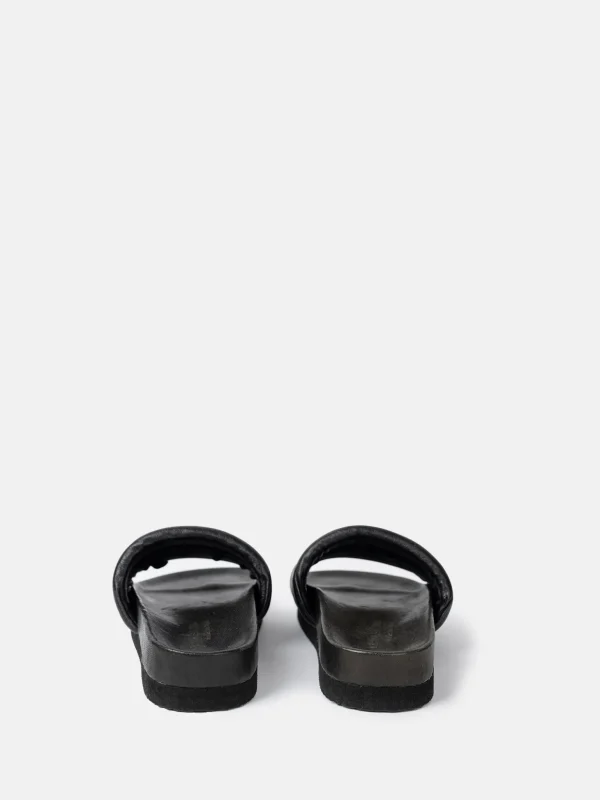 Tuka - Black
