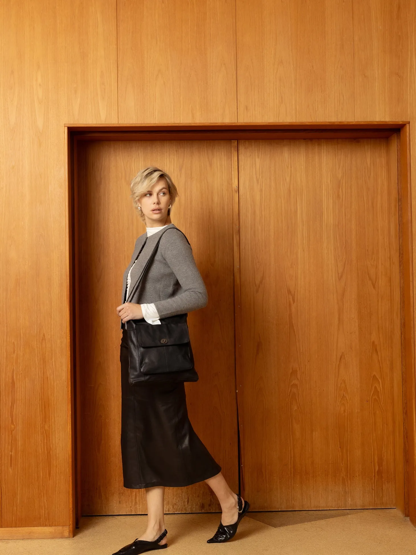 urban__black_3.webp 1656 Urban - Black